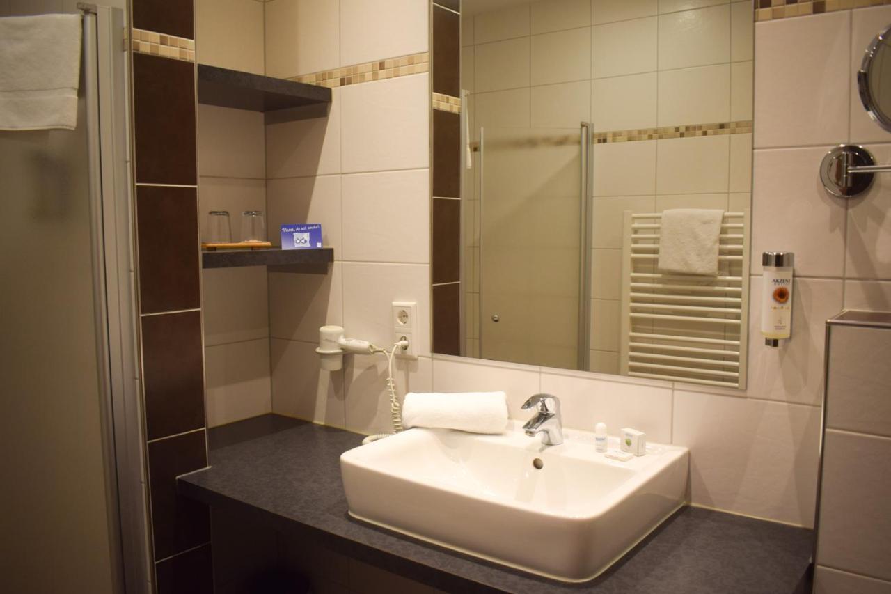 Akzent Hotel Jonathan Lippstadt Bagian luar foto