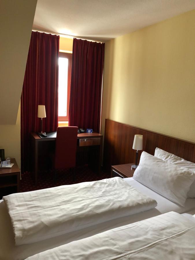 Akzent Hotel Jonathan Lippstadt Bagian luar foto