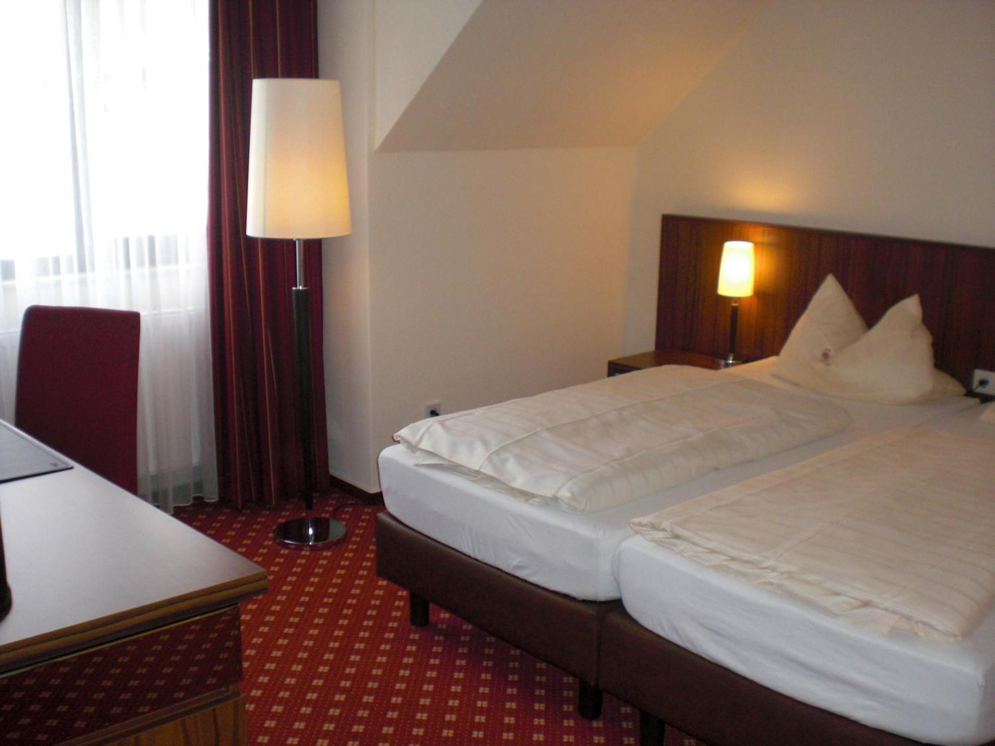 Akzent Hotel Jonathan Lippstadt Bagian luar foto