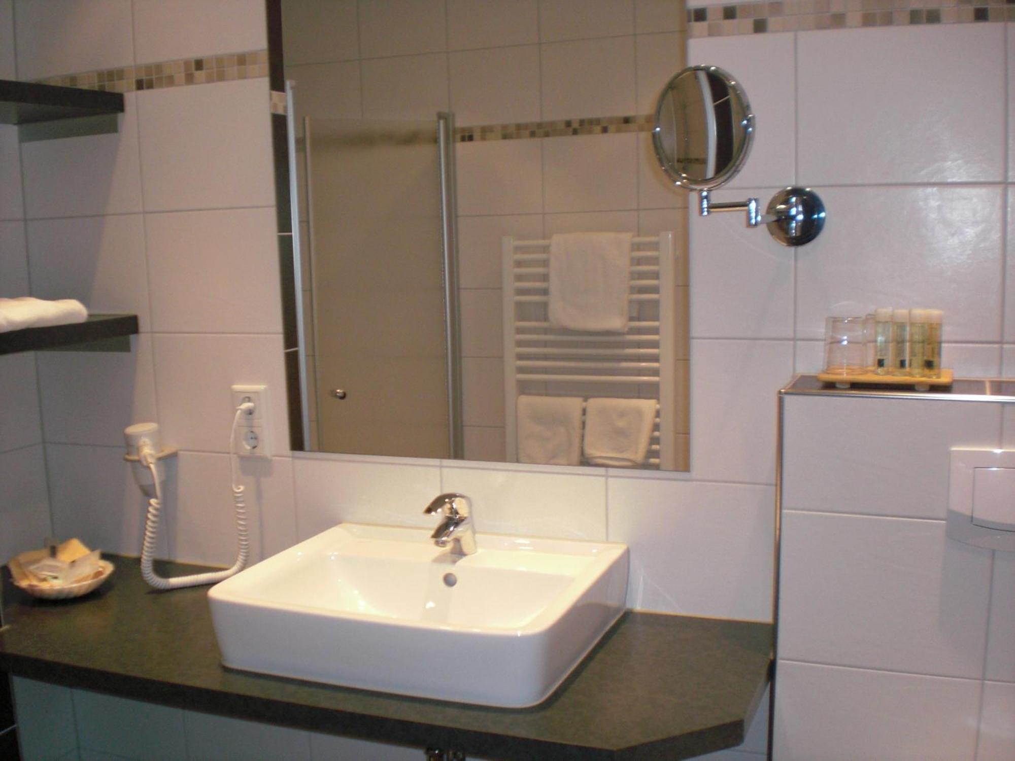 Akzent Hotel Jonathan Lippstadt Bagian luar foto