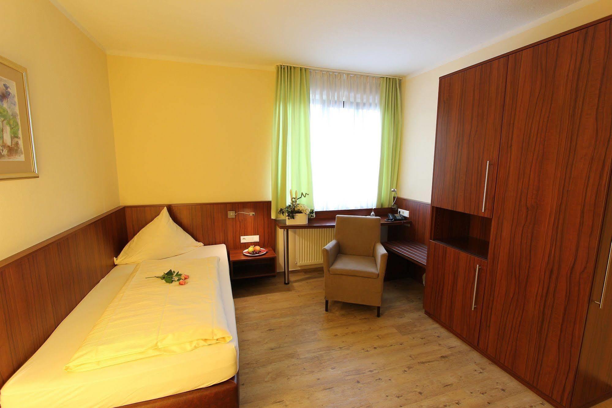 Akzent Hotel Jonathan Lippstadt Bagian luar foto