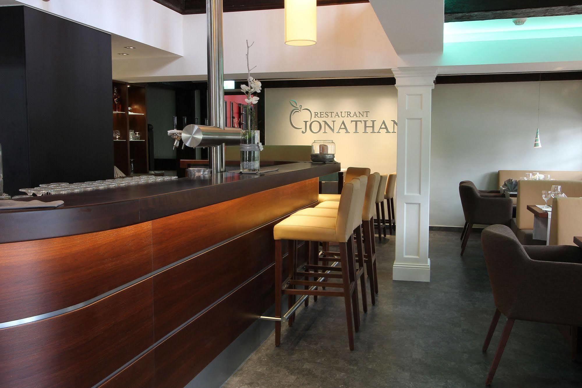 Akzent Hotel Jonathan Lippstadt Bagian luar foto
